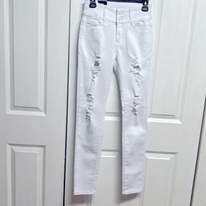 Ling’s White 5 Pocket Mid Rise Distressed Skinny Wide Belt Jeans Size 3 / 4 NWT